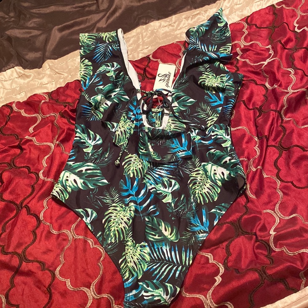 SPORLIKE Black with blue/green leaves One Piece V-Neck Ruffle Swimsuit padded